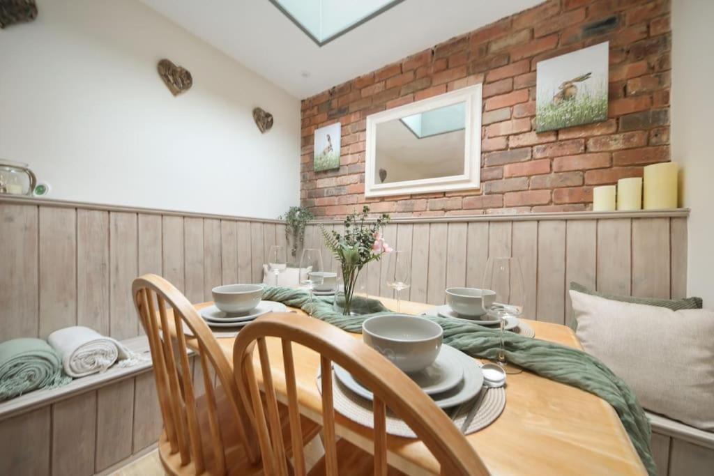 Picturesque Victorian Cottage วุร์สเตอร์ ภายนอก รูปภาพ